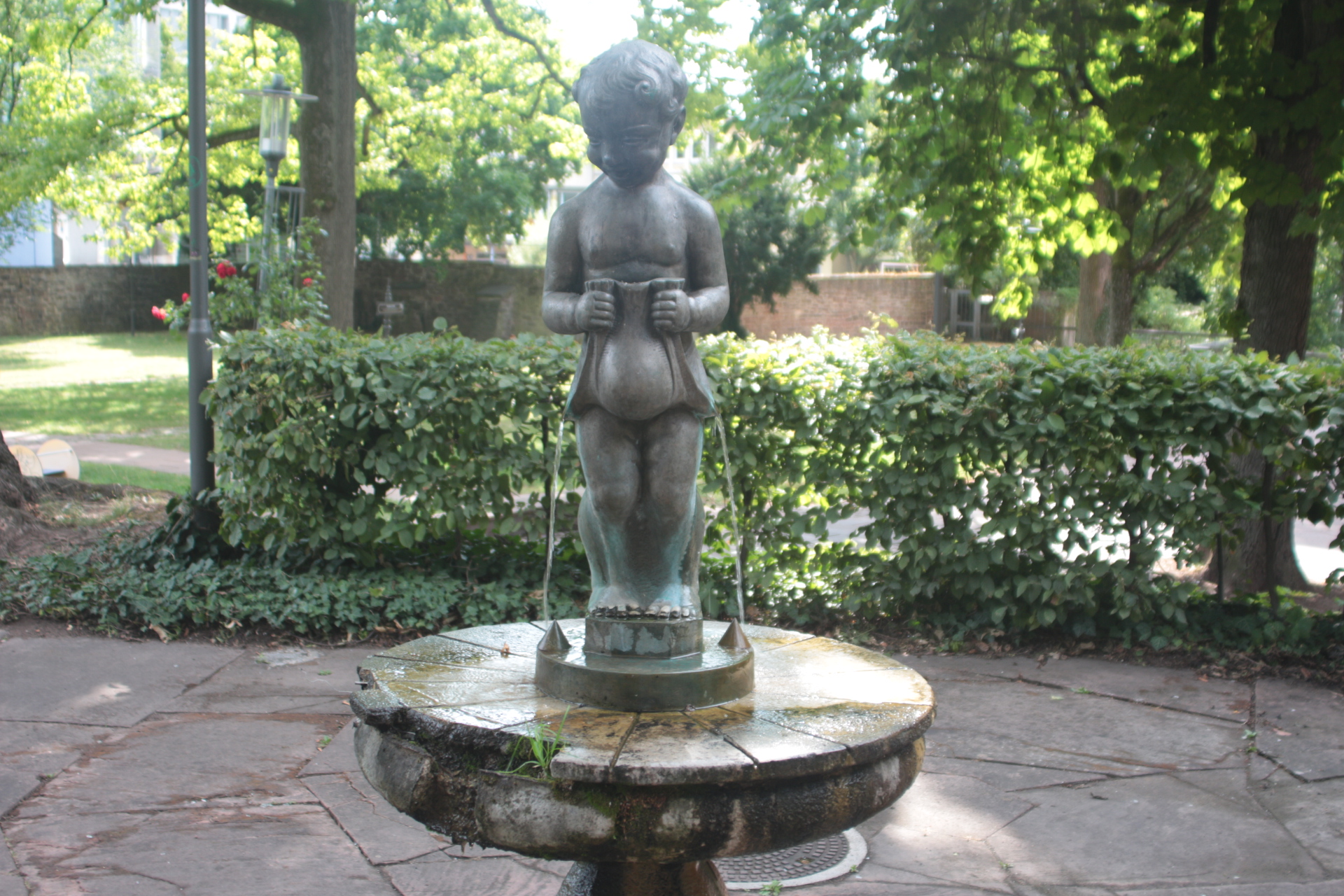 Büblesbrunnen - Brunnenbüble, Schlosskirchenpark, Pforzheim